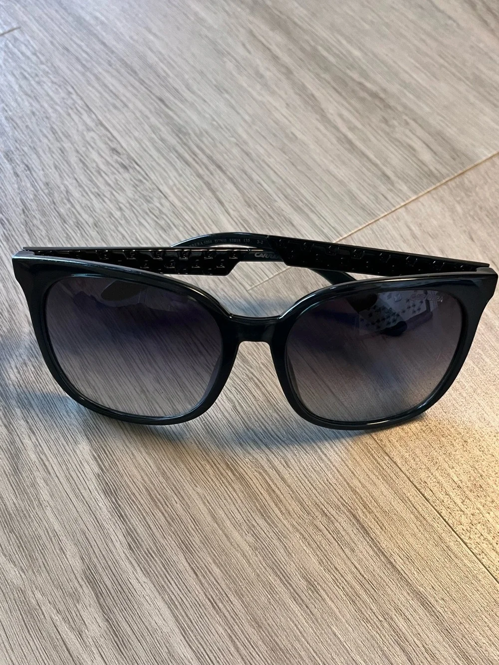 💎 Carrera Women’s Black Frame with Dark Gradient Lenses Sunglasses